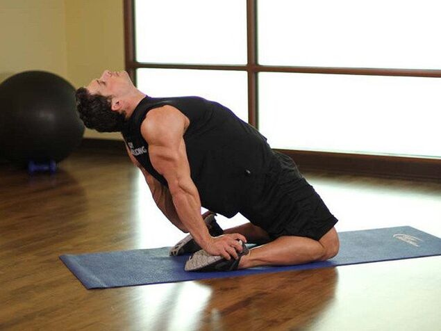 Entrenamiento matutino para ayudar a agrandar el pene masculino.
